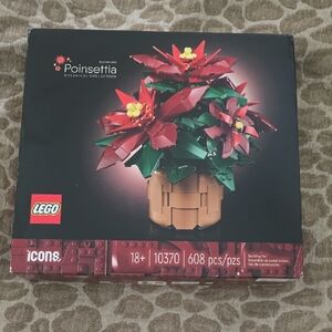 LEGO Icons Poinsettia Set with Red and Green